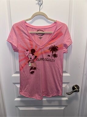 Disney Pink Minnie Mouse 'Island Beauty' V-Neck Tee